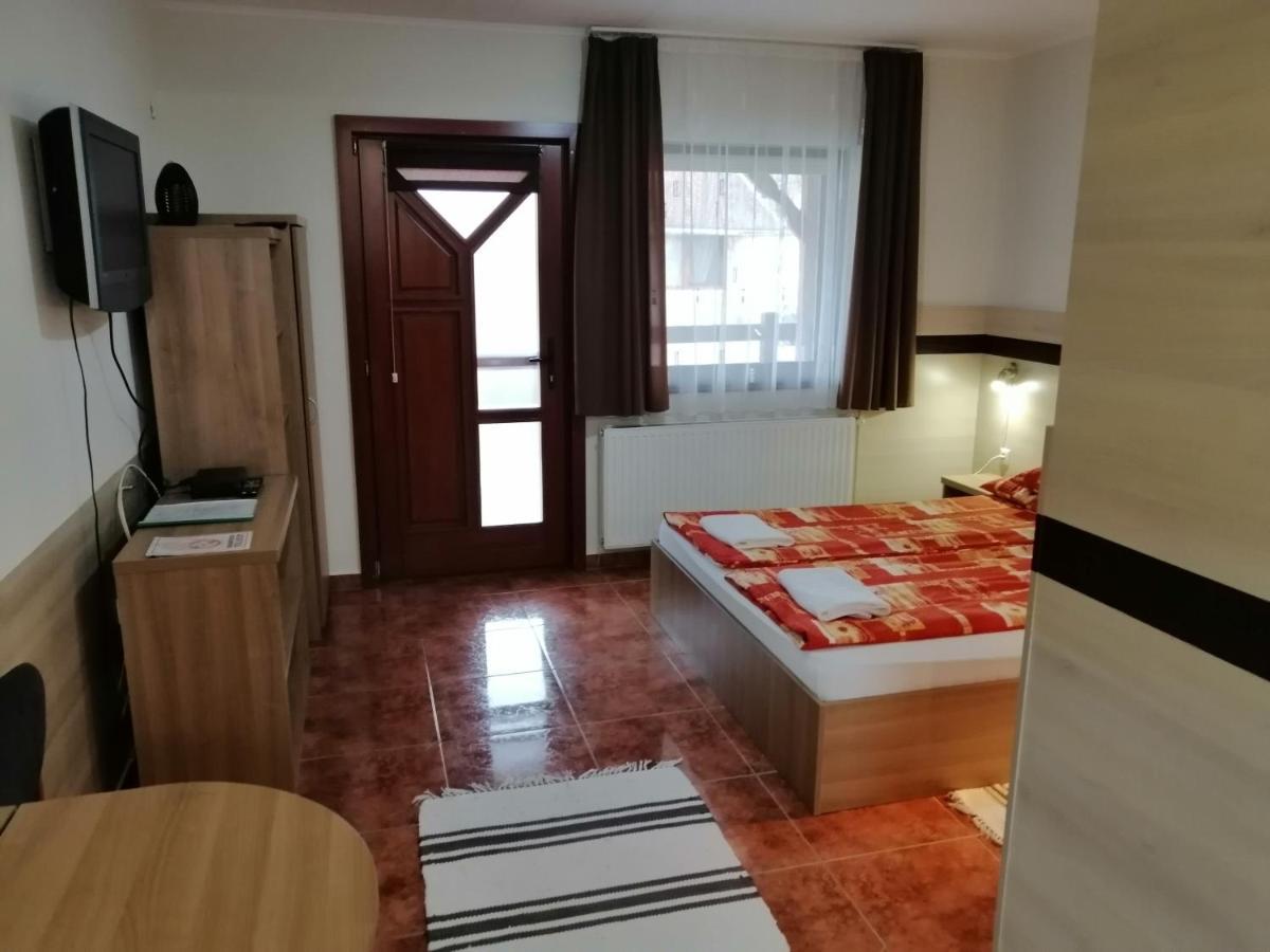 Csipkeház Apartman Cserkeszőlő Exterior foto