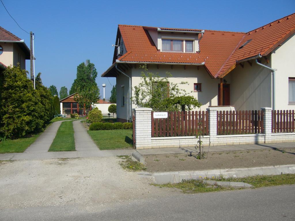 Csipkeház Apartman Cserkeszőlő Exterior foto