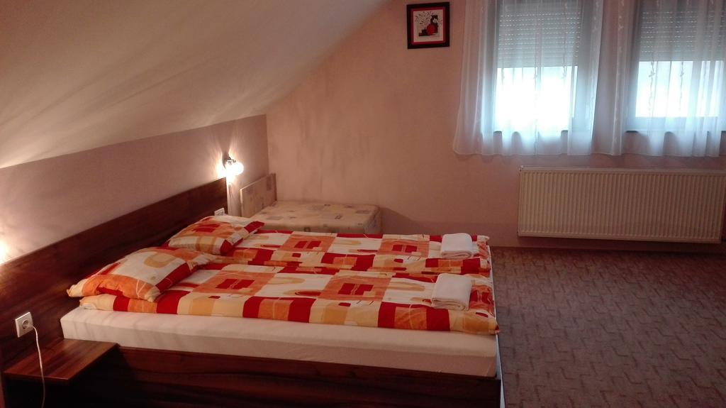 Csipkeház Apartman Cserkeszőlő Exterior foto