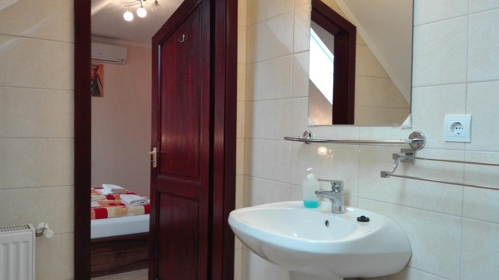 Csipkeház Apartman Cserkeszőlő Exterior foto