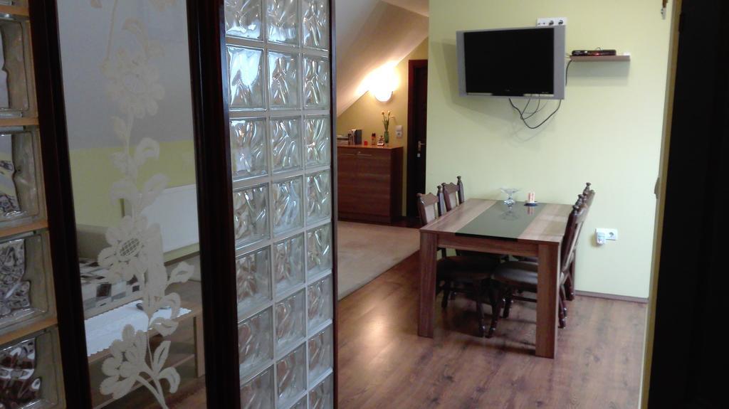 Csipkeház Apartman Cserkeszőlő Exterior foto