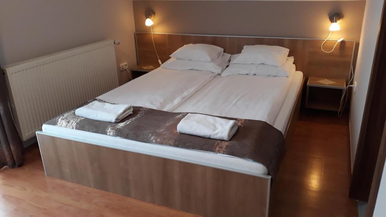 Csipkeház Apartman Cserkeszőlő Exterior foto