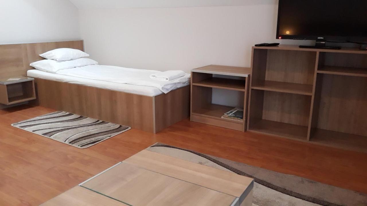 Csipkeház Apartman Cserkeszőlő Exterior foto